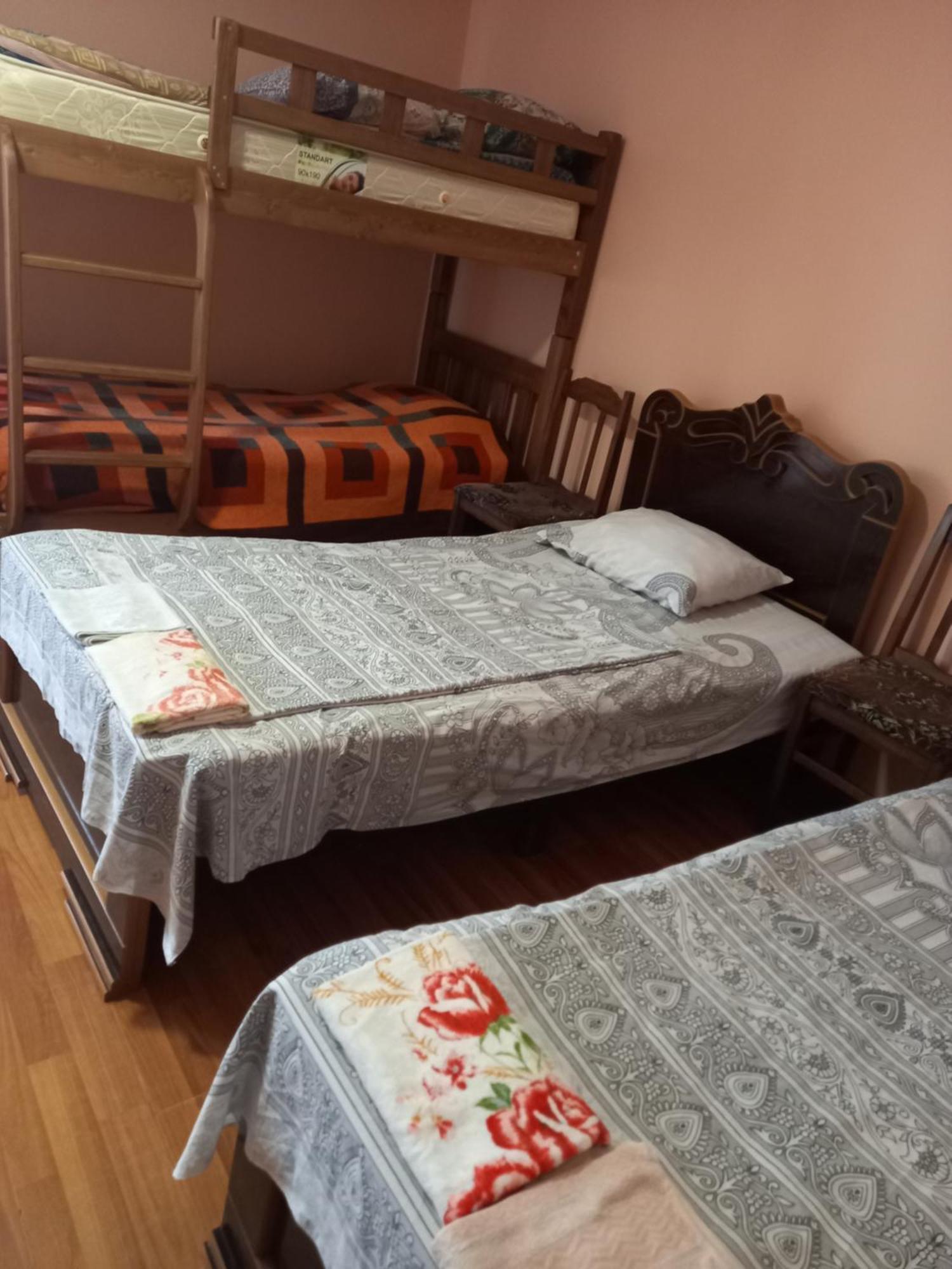 Hotel Guest Houze Nona Zugdidi Pokój zdjęcie